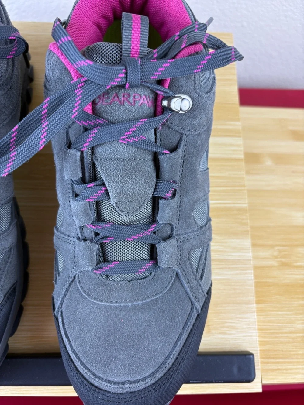 BearPaw Edgewood Low Women's Hiking‎ Shoes Gray Pink Suede Mesh 2755W Size 11
